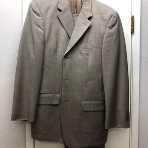 Alfani full grey suit 40R 34wx32l. Great condition